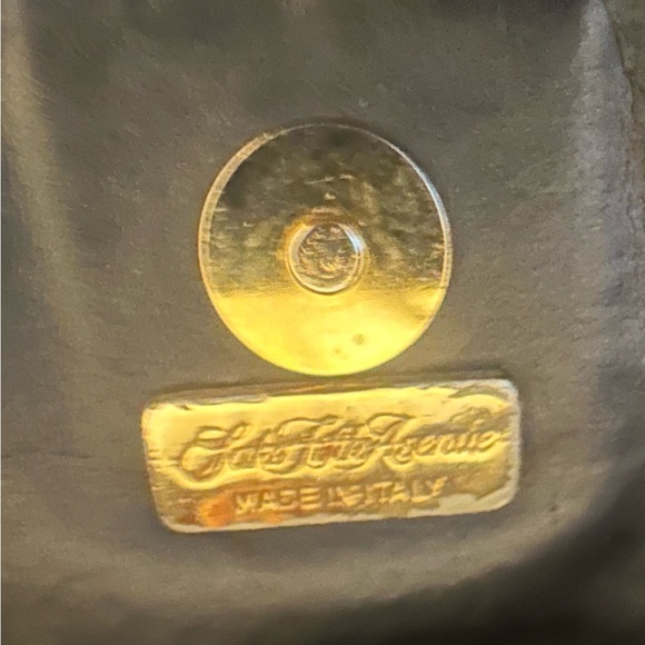 Chanel black leather handbag. Made in Italy. Gold chain. Excellent condition - Picture 5 of 9